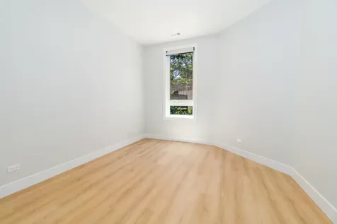 3947 West Dakin Street Chicago IL 60618
