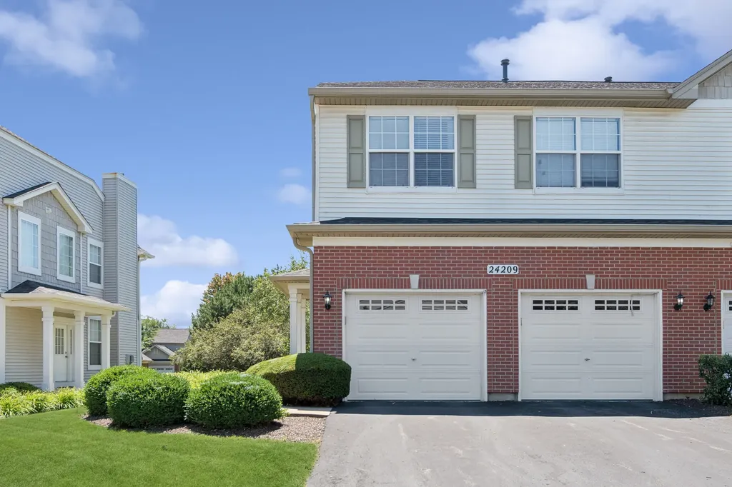24209 Walnut Circle Plainfield IL 60585