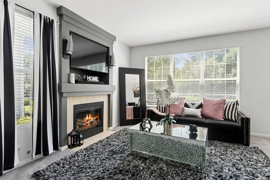 24209 Walnut Circle Plainfield IL 60585