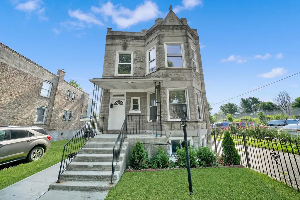 2139 South Homan Avenue Chicago IL 60623