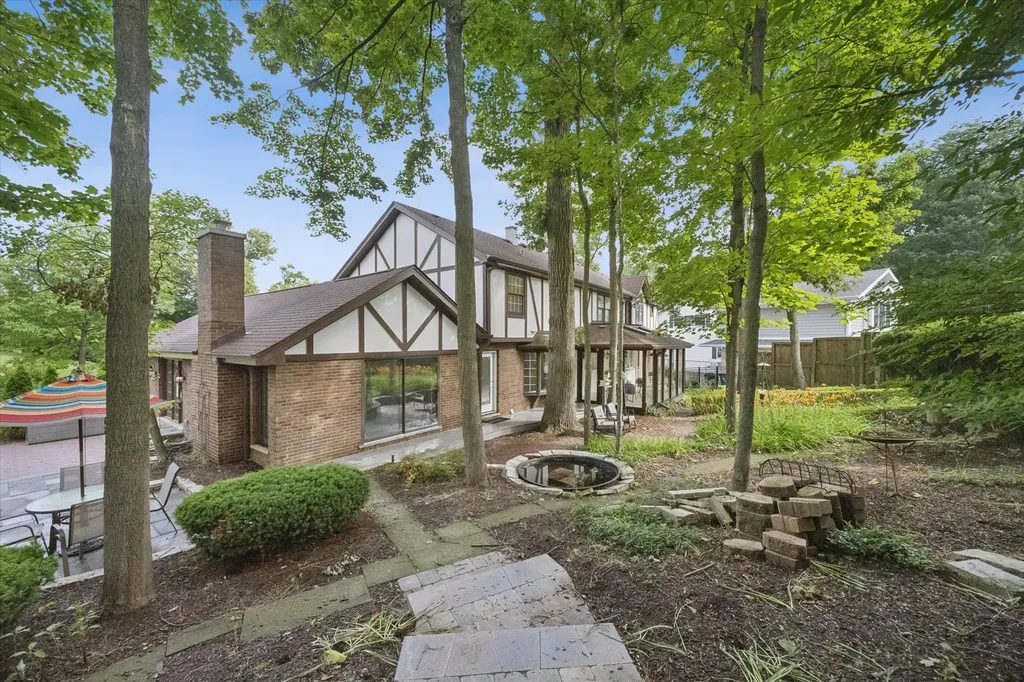 1330 Maple Avenue Downers Grove IL 60515