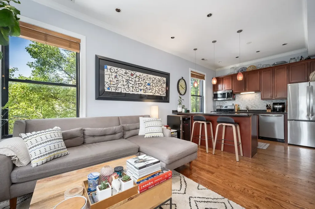 1658 West Wabansia Avenue Chicago IL 60622