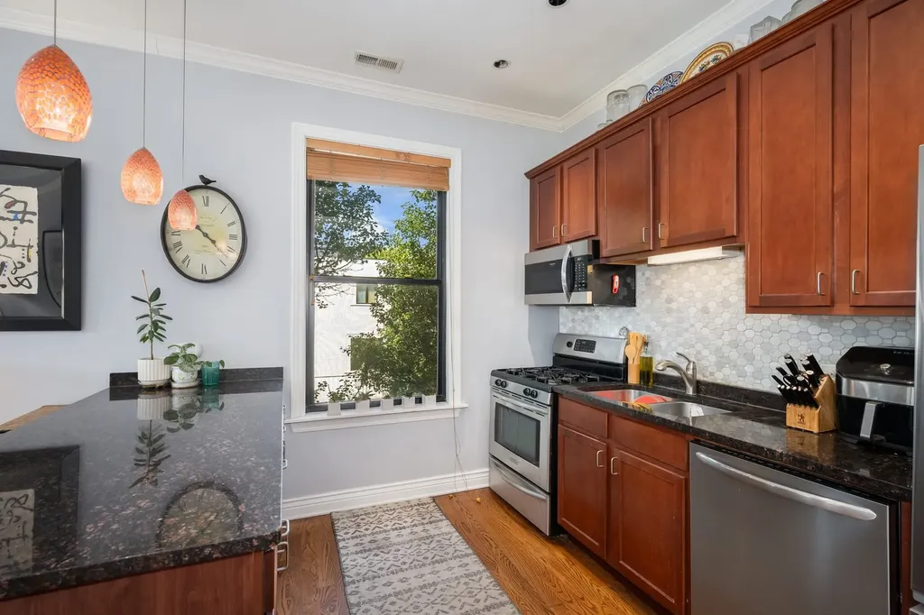 1658 West Wabansia Avenue Chicago IL 60622