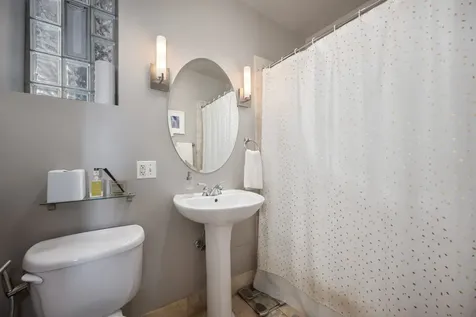 1658 West Wabansia Avenue Chicago IL 60622