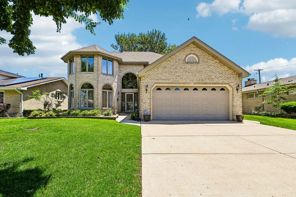 9237 Kedvale Avenue Oak Lawn IL 60453