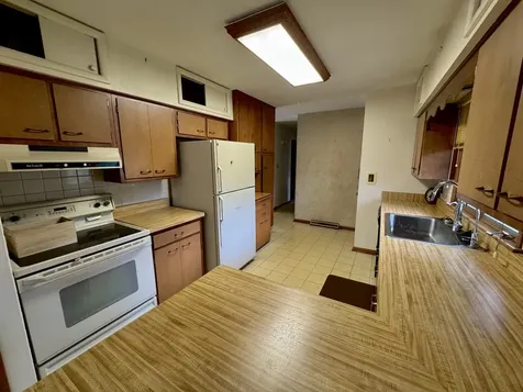 303 Gayle Avenue Dekalb IL 60115