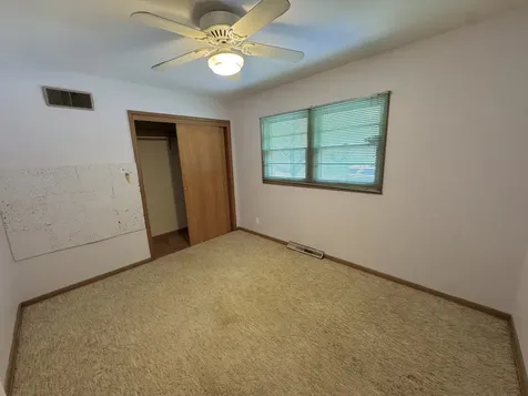 303 Gayle Avenue Dekalb IL 60115