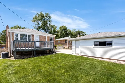 10245 South 52nd Avenue Oak Lawn IL 60453