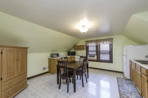 3315 Emmaus Avenue Zion IL 60099