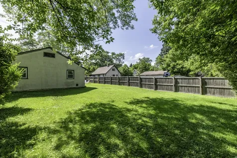 3315 Emmaus Avenue Zion IL 60099