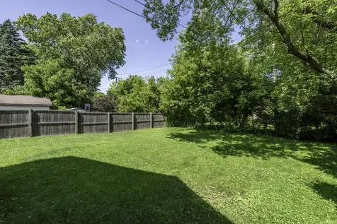 3315 Emmaus Avenue Zion IL 60099