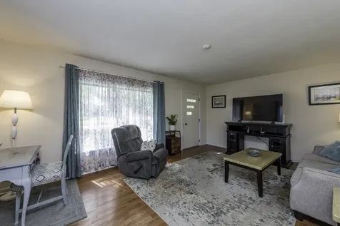 3315 Emmaus Avenue Zion IL 60099