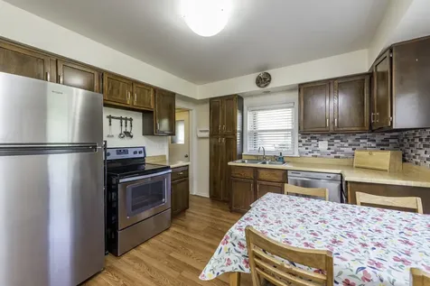 3315 Emmaus Avenue Zion IL 60099