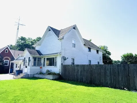 411 West Washington Street Hoopeston IL 60942