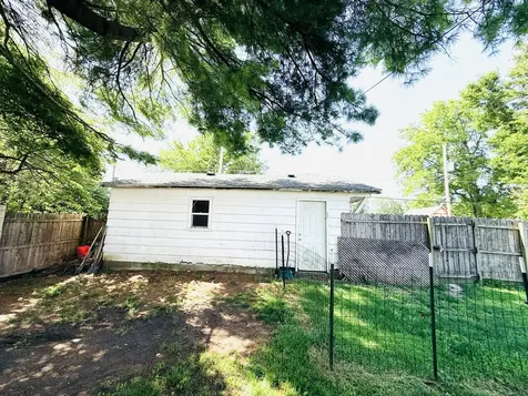 411 West Washington Street Hoopeston IL 60942