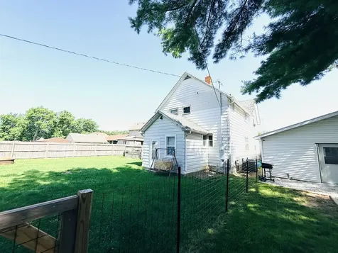 411 West Washington Street Hoopeston IL 60942