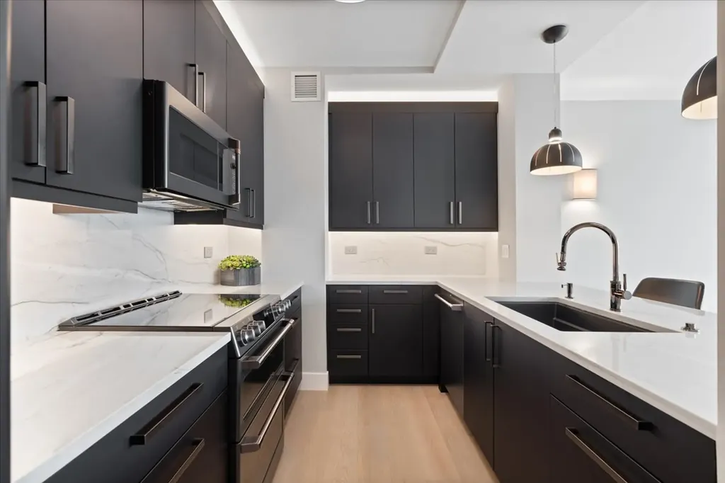 501 North Clinton Street Chicago IL 60654