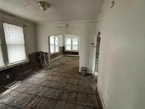 10731 South Eggleston Avenue Chicago IL 60628