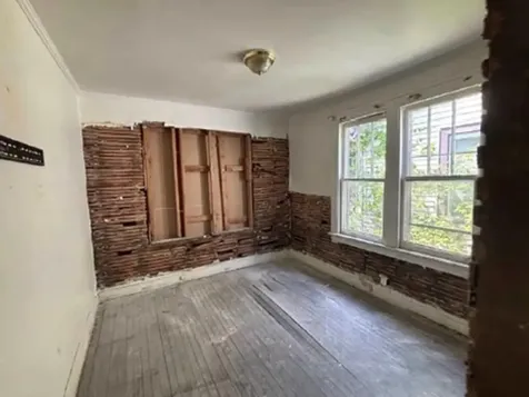 10731 South Eggleston Avenue Chicago IL 60628