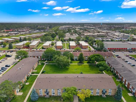 8820 North Western Avenue Des Plaines IL 60016