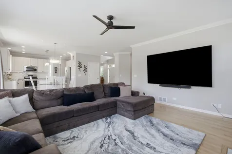 2457 Bryn Mawr Lane Crystal Lake IL 60014