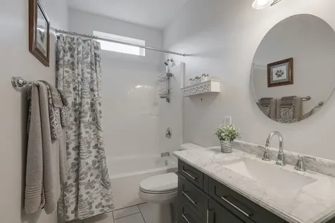 3206 Whirlaway Court Grayslake IL 60030