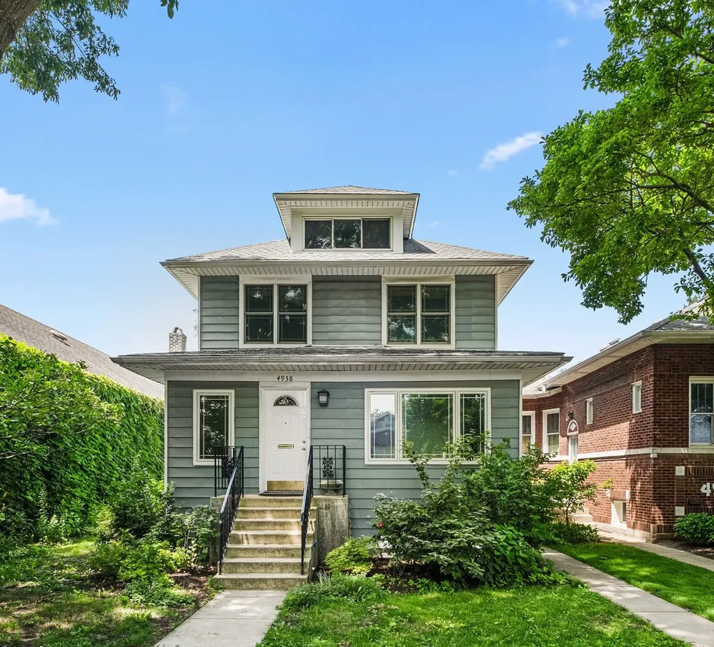 4938 North Hamlin Avenue Chicago IL 60625