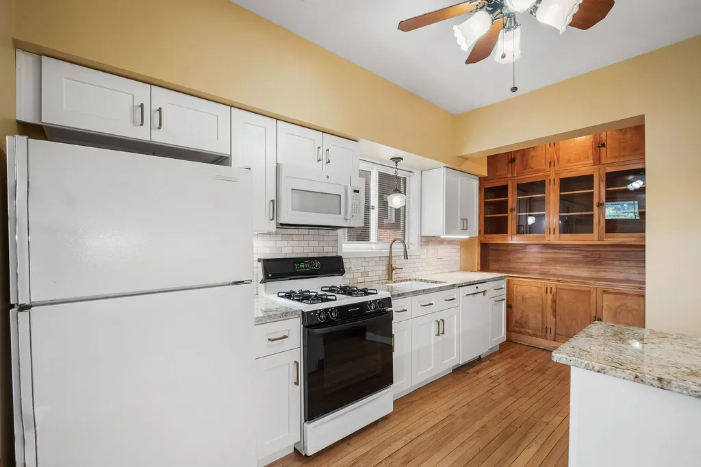 4938 North Hamlin Avenue Chicago IL 60625