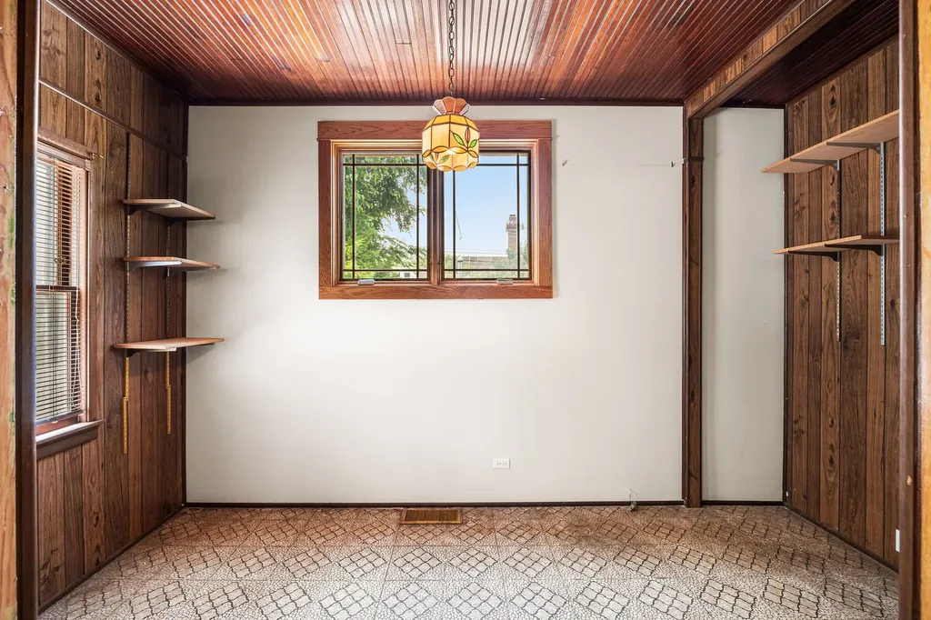 4938 North Hamlin Avenue Chicago IL 60625
