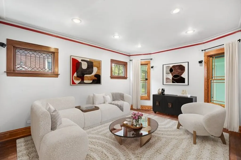 4938 North Hamlin Avenue Chicago IL 60625
