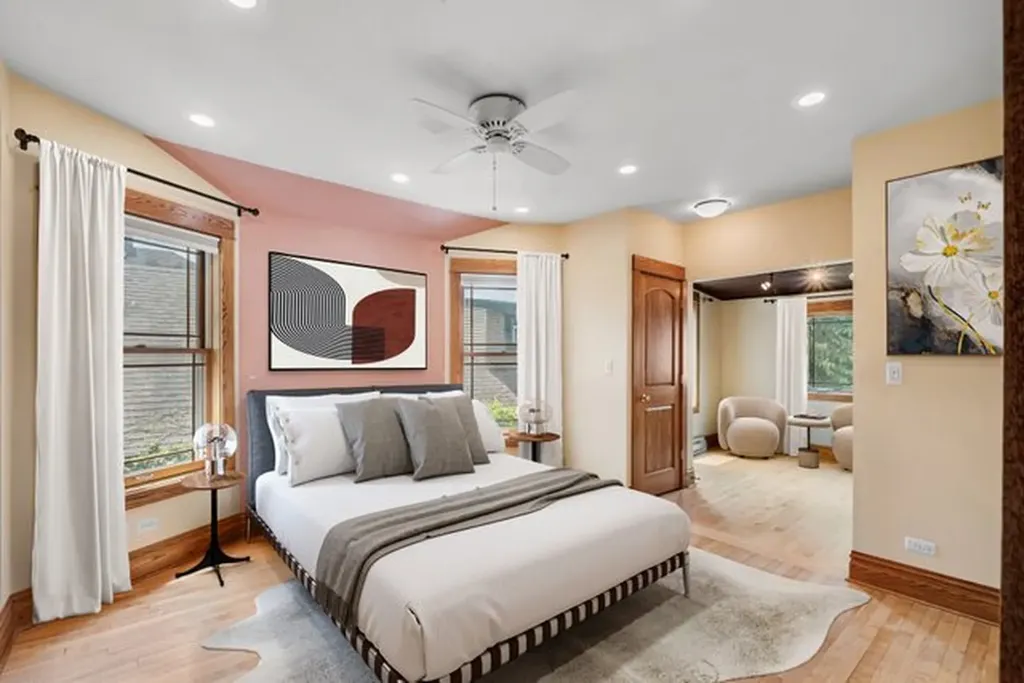 4938 North Hamlin Avenue Chicago IL 60625