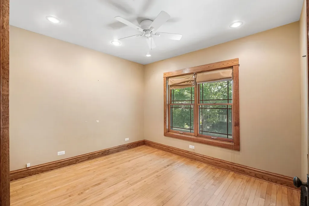 4938 North Hamlin Avenue Chicago IL 60625