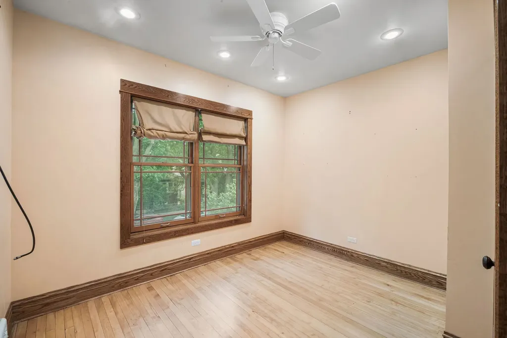 4938 North Hamlin Avenue Chicago IL 60625