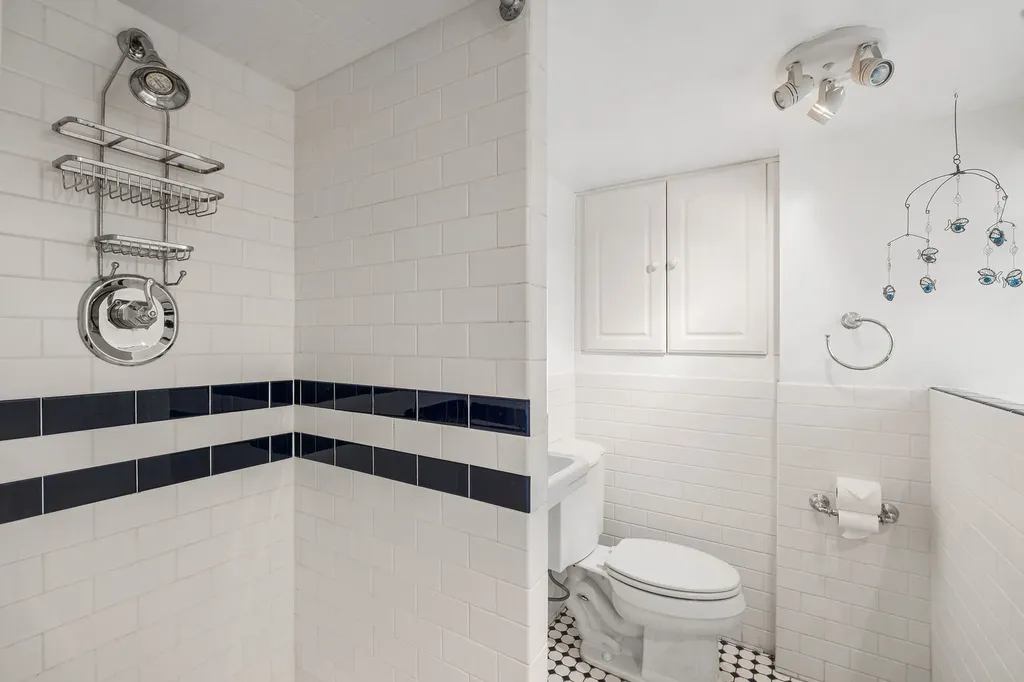 4938 North Hamlin Avenue Chicago IL 60625