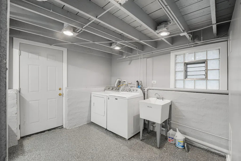 4938 North Hamlin Avenue Chicago IL 60625