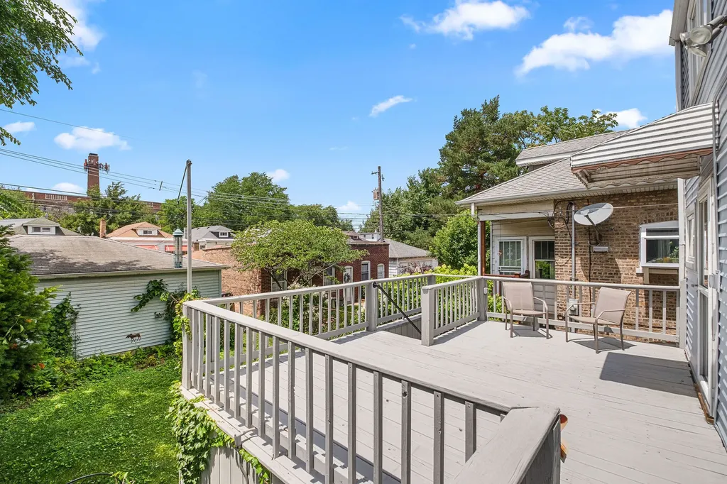 4938 North Hamlin Avenue Chicago IL 60625