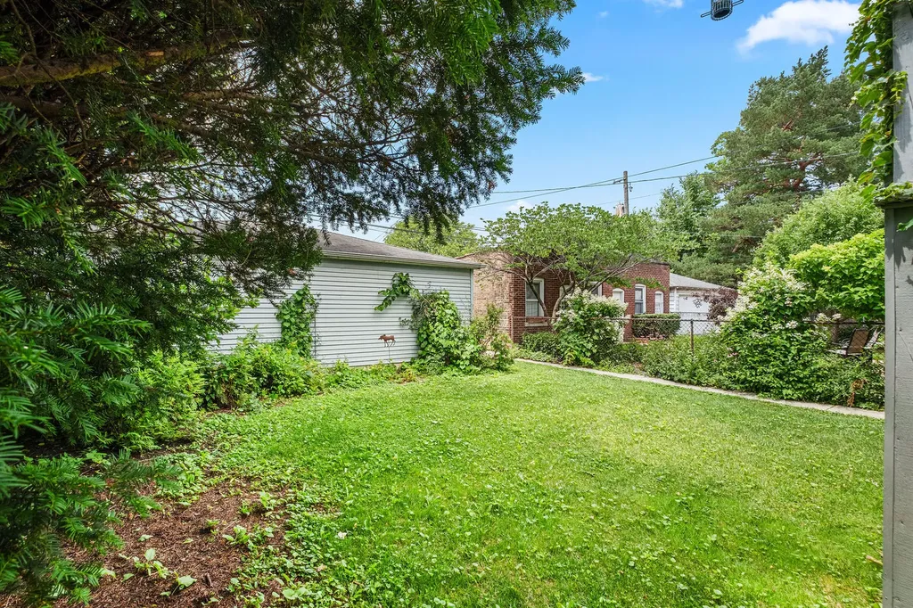 4938 North Hamlin Avenue Chicago IL 60625