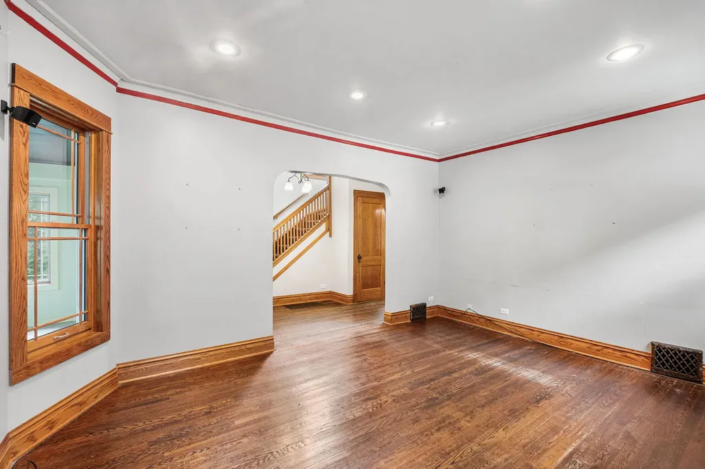 4938 North Hamlin Avenue Chicago IL 60625