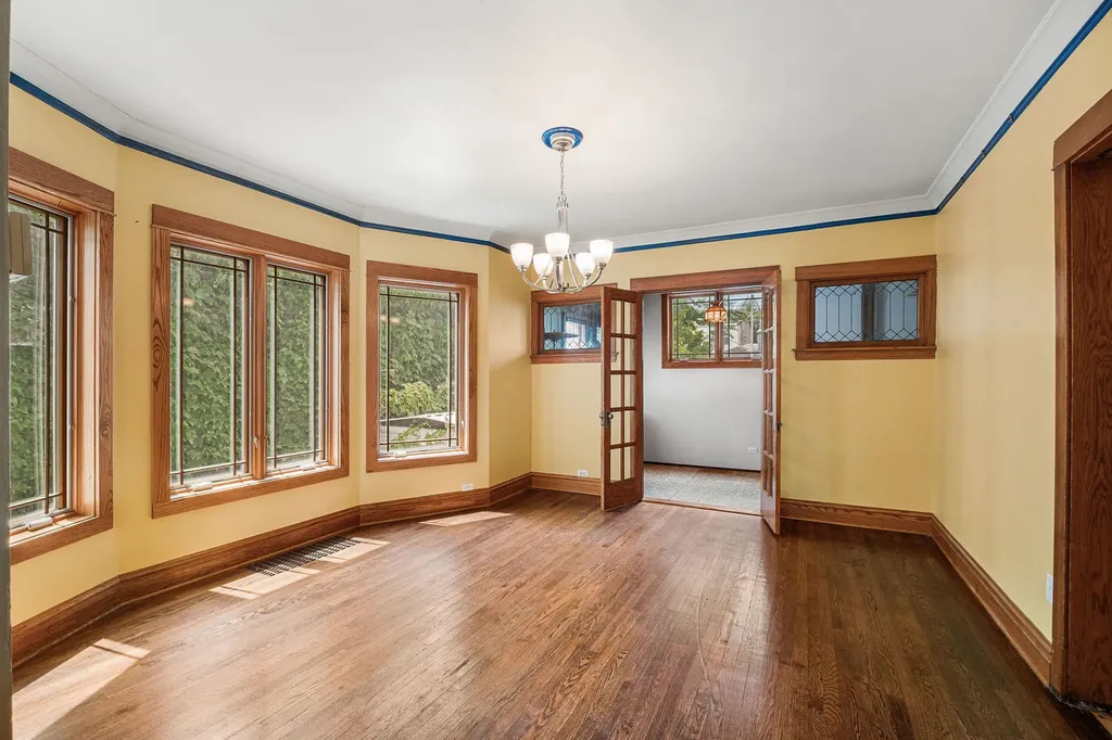 4938 North Hamlin Avenue Chicago IL 60625