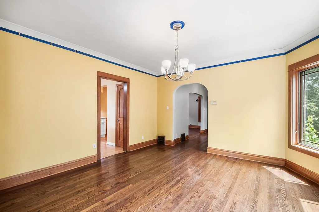 4938 North Hamlin Avenue Chicago IL 60625