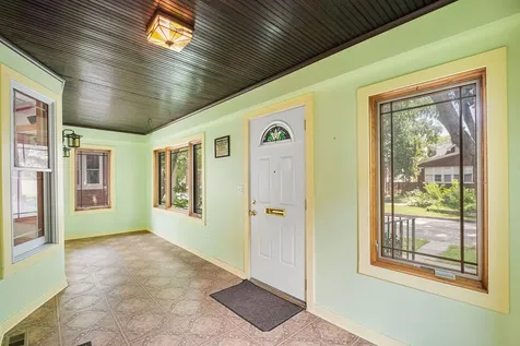 4938 North Hamlin Avenue Chicago IL 60625