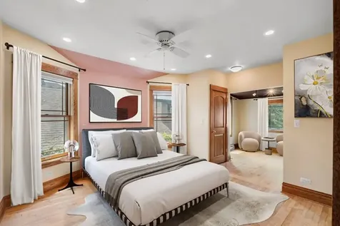 4938 North Hamlin Avenue Chicago IL 60625