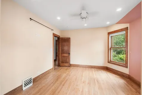4938 North Hamlin Avenue Chicago IL 60625