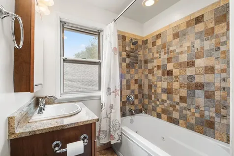 4938 North Hamlin Avenue Chicago IL 60625