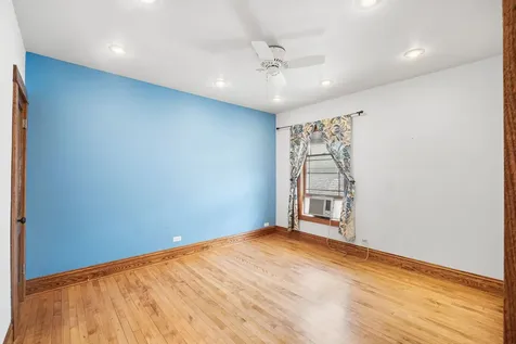 4938 North Hamlin Avenue Chicago IL 60625