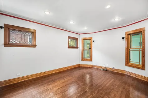 4938 North Hamlin Avenue Chicago IL 60625