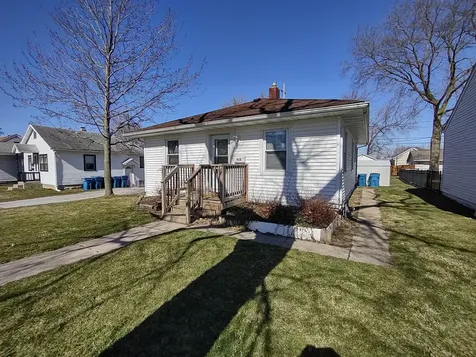 912 Douglas Street Morris IL 60450