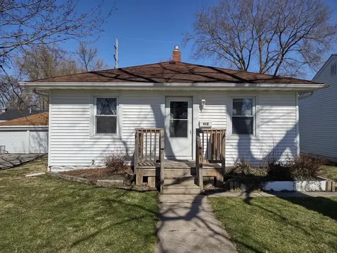 912 Douglas Street Morris IL 60450