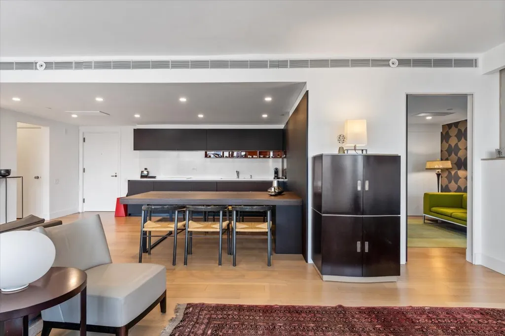 161 East Chicago Avenue Chicago IL 60611