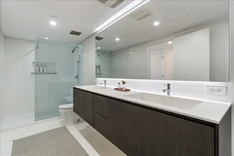 161 East Chicago Avenue Chicago IL 60611